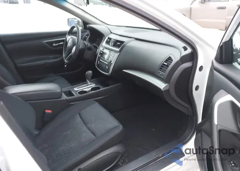 2016 Nissan Altima 2.5/2.5 S/2.5 Sl/2.5 Sr/2.5 Sv из США, поврежденный, VIN 1N4AL3AP1GN365430